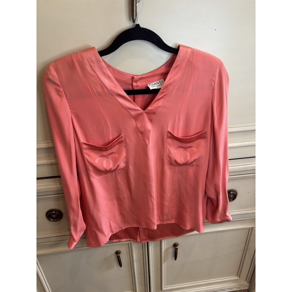 Chanel Salmon Pink CC Logo Pockets Blouse Vneck Vintage 90s Small CC Logo Button